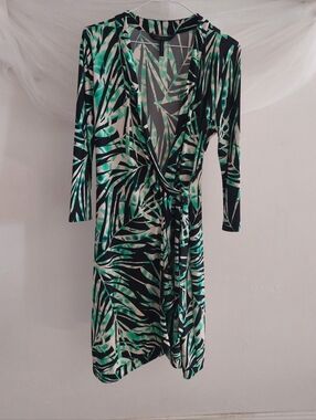 BCBGMAXAZRIA Green Palm Leaf Wrap Dress Y2K Tropical Summer Midi Size Medium